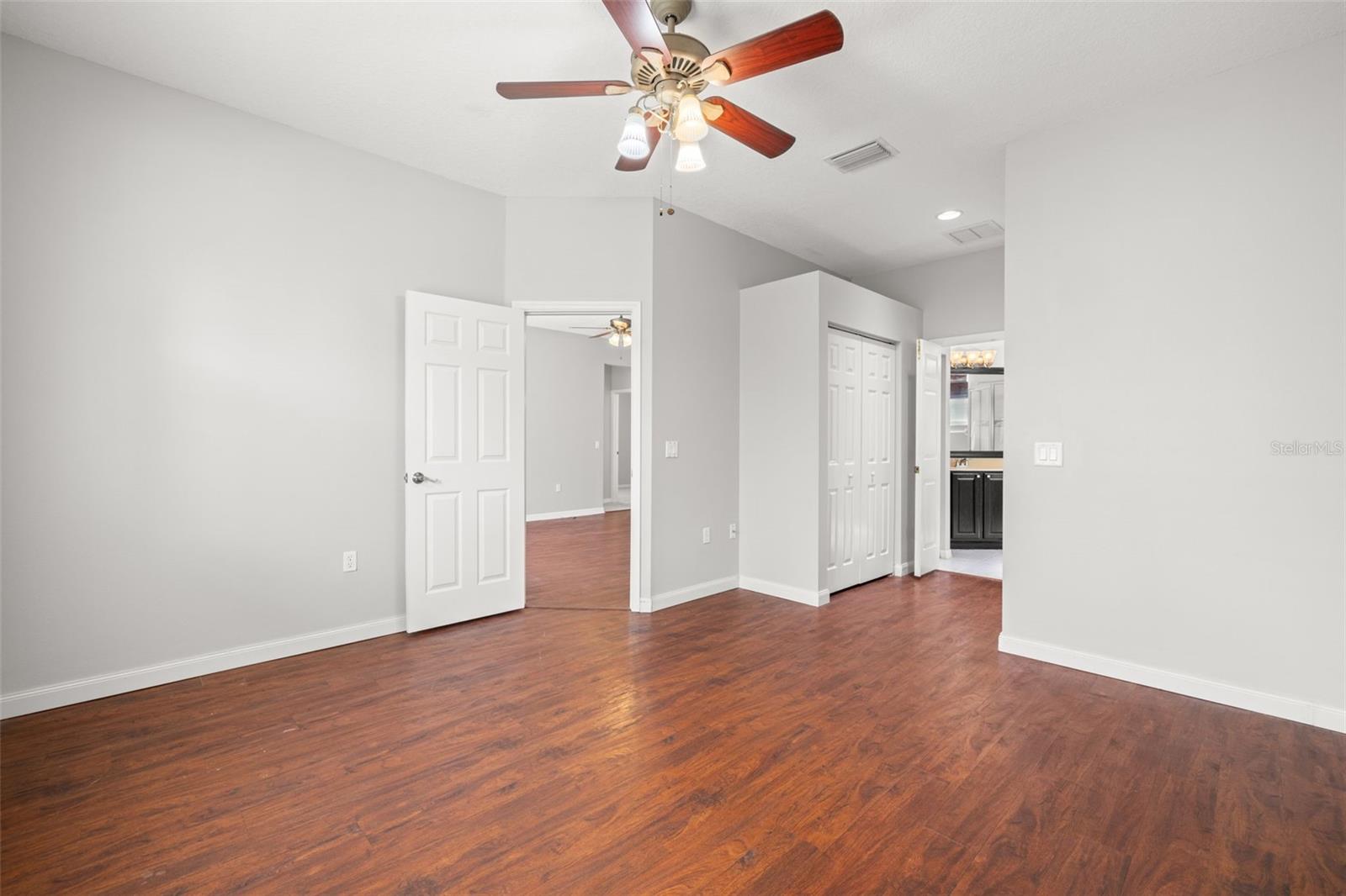 Image 17 of 37 For 1261 Millbrook Circle