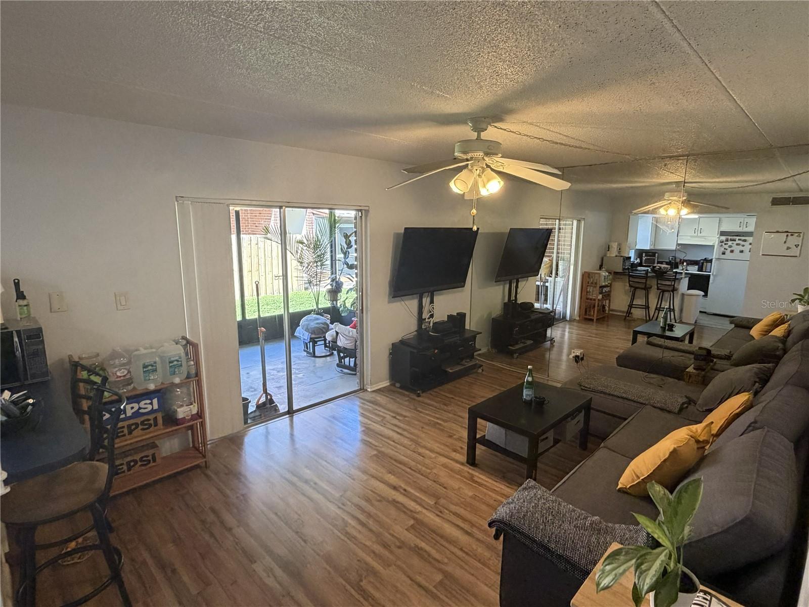 Image 3 of 22 For 8520 9th Way N B