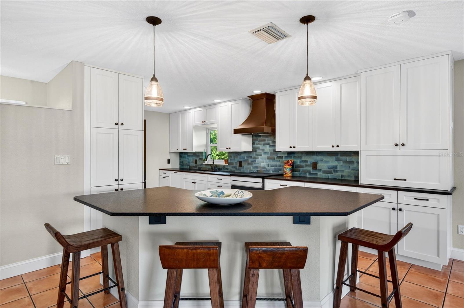 Image 17 of 62 For 4624 Bay Crest Drive