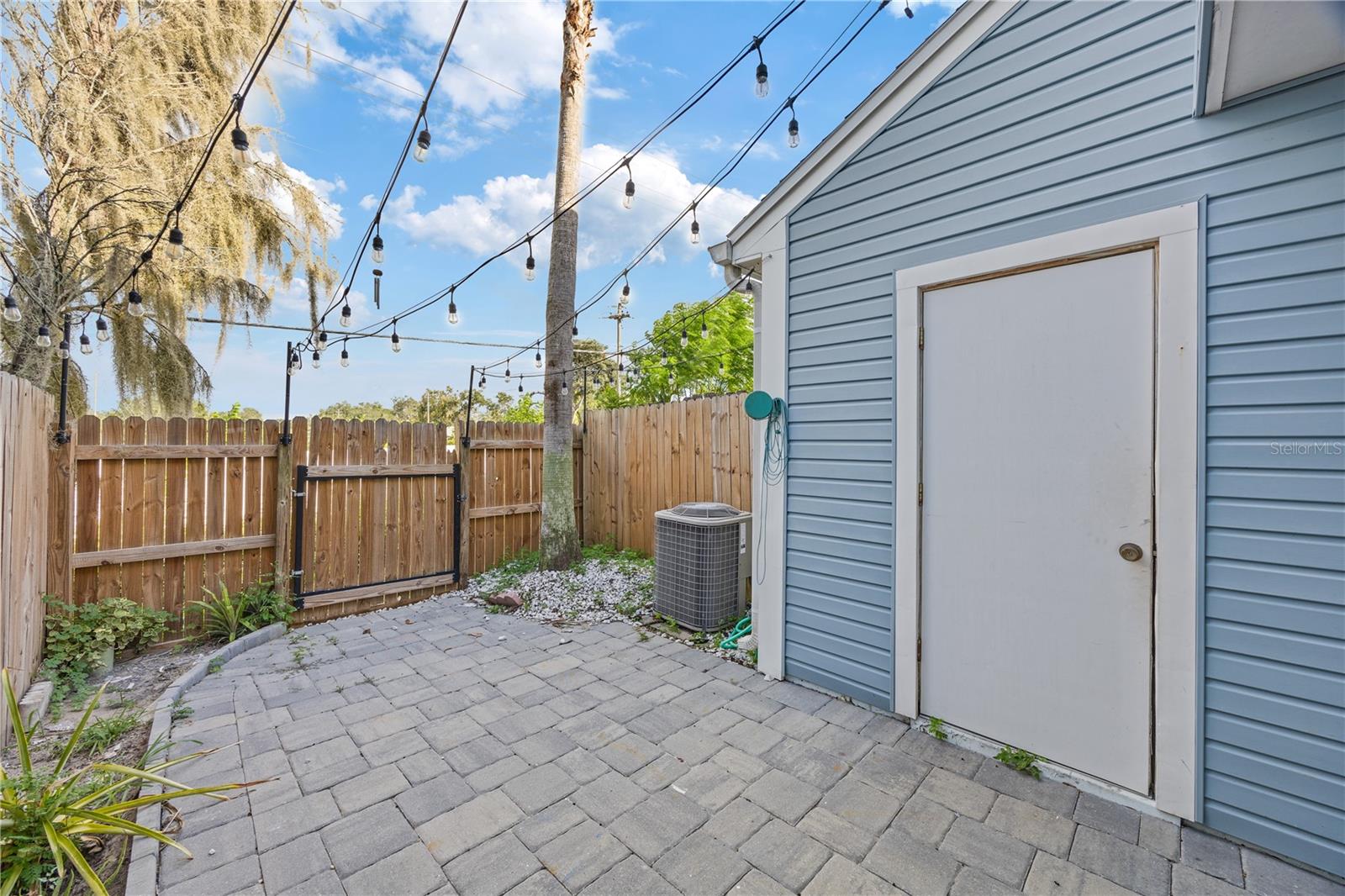 Image 27 of 35 For 11305 Grandville Drive