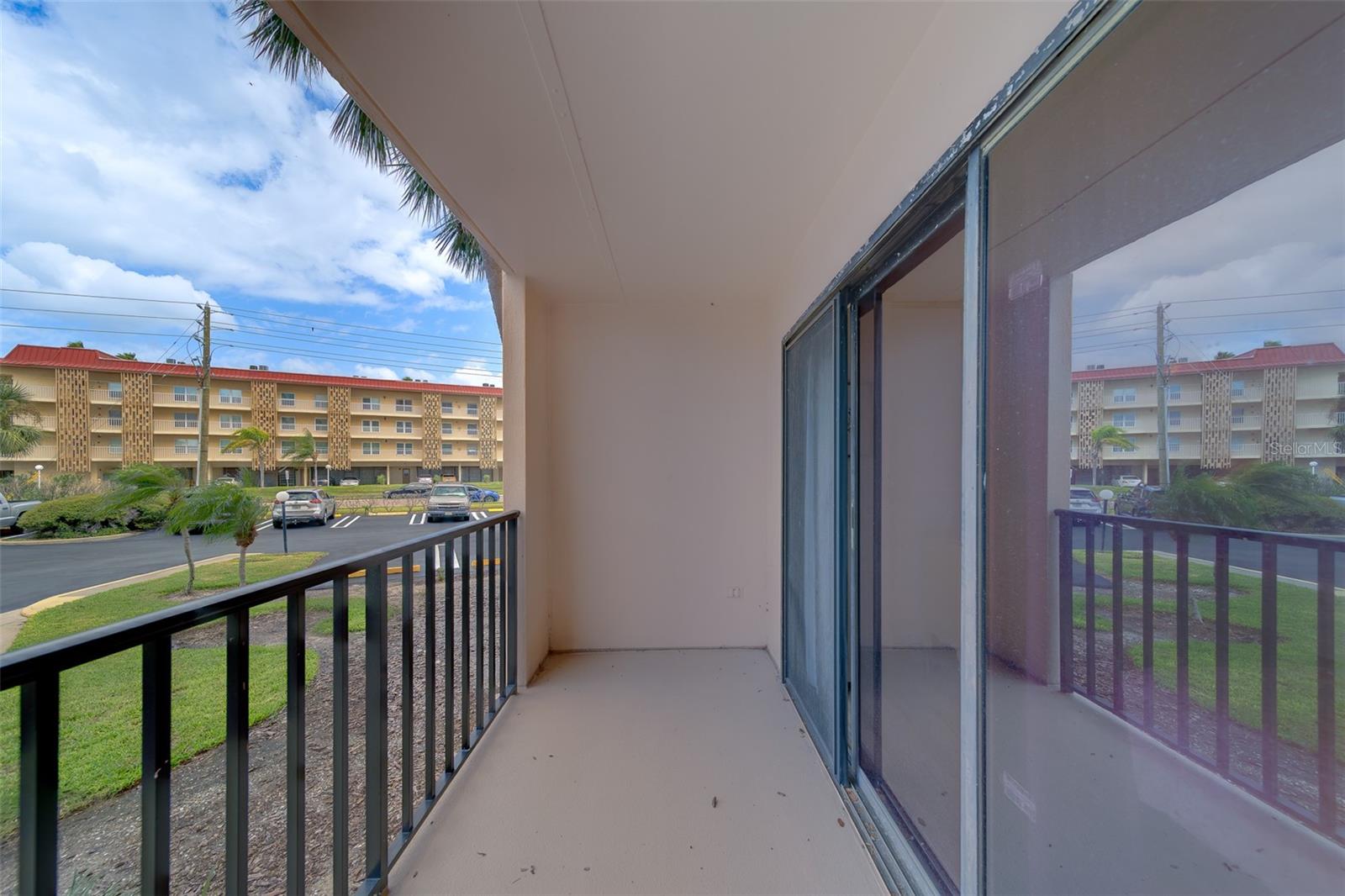 Image 60 of 78 For 51 Island Way 101