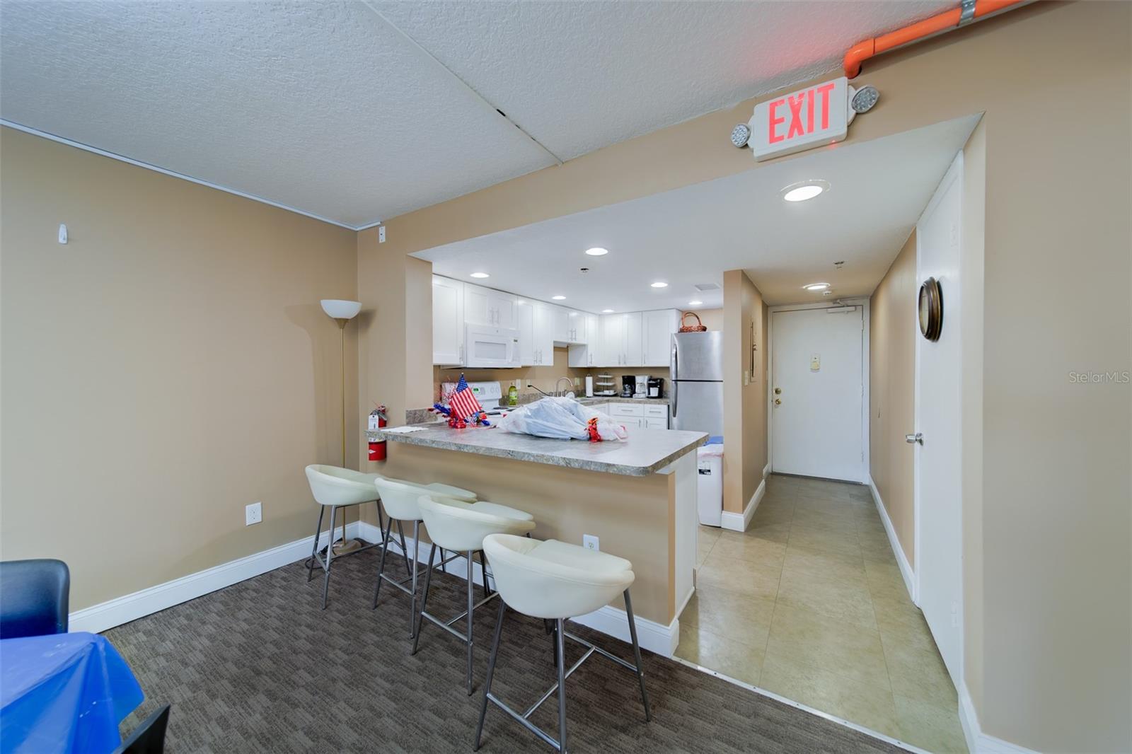 Image 69 of 78 For 51 Island Way 101
