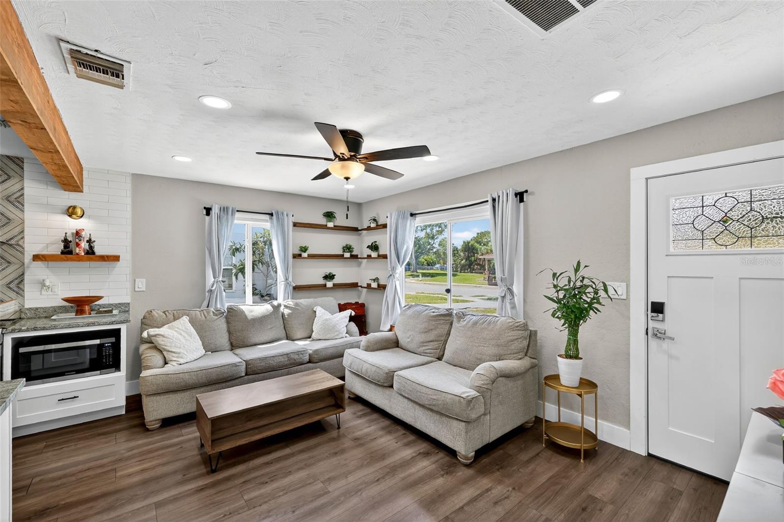 Image 3 of 39 For 1324 40th Street S
