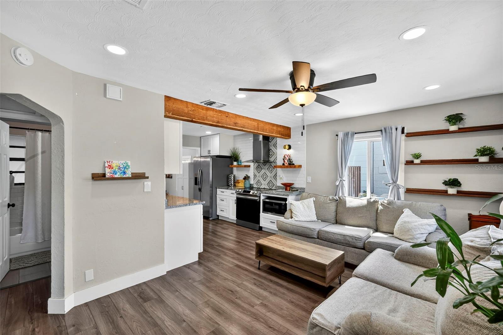 Image 5 of 39 For 1324 40th Street S