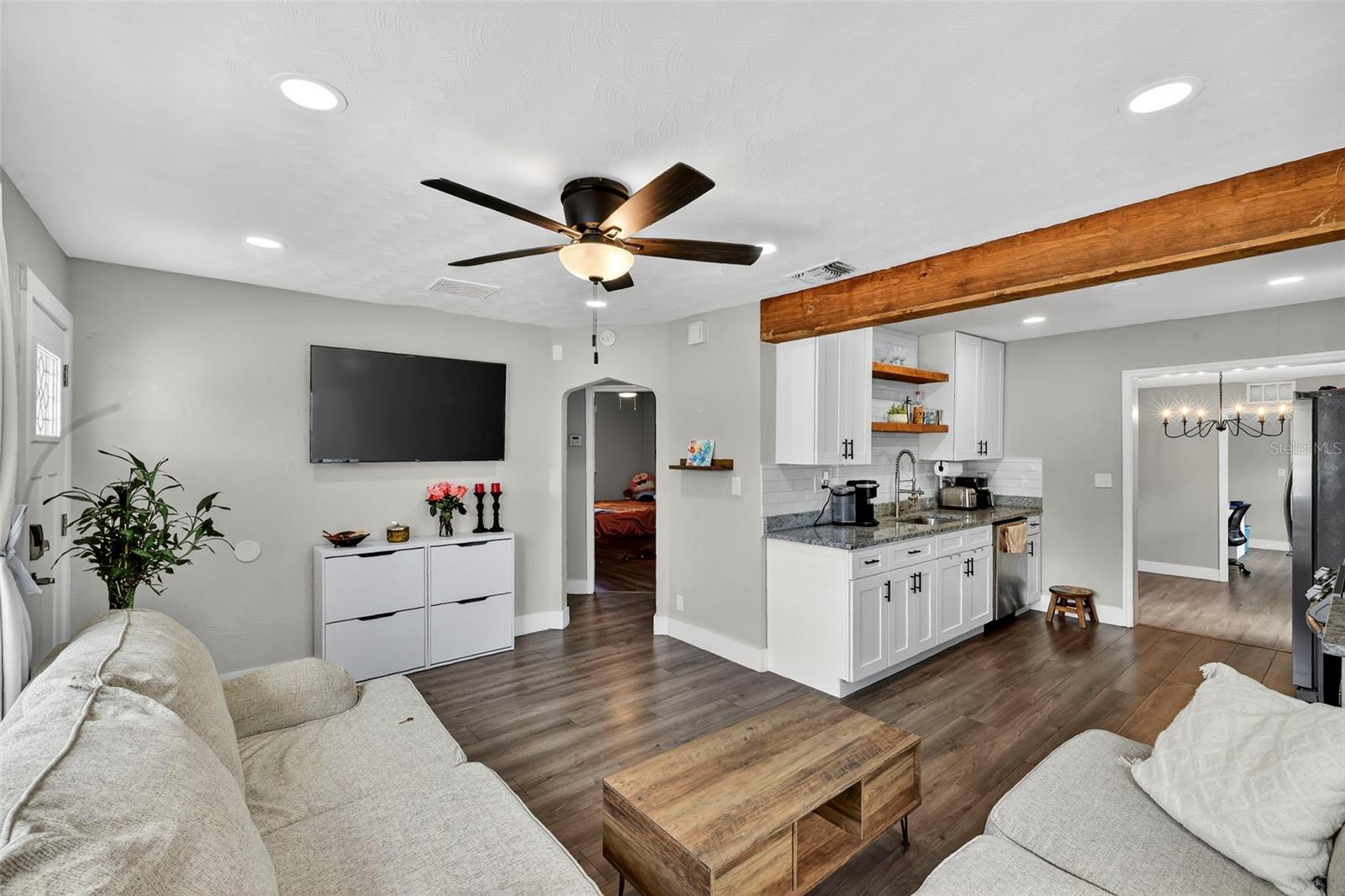 Image 6 of 39 For 1324 40th Street S