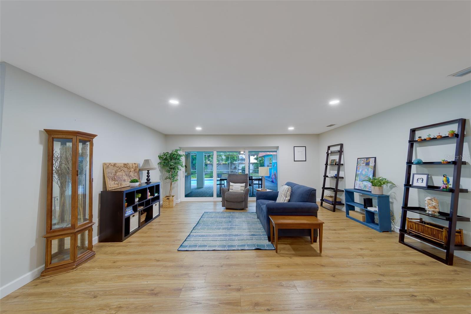 Image 10 of 86 For 214 Sheffield Circle E