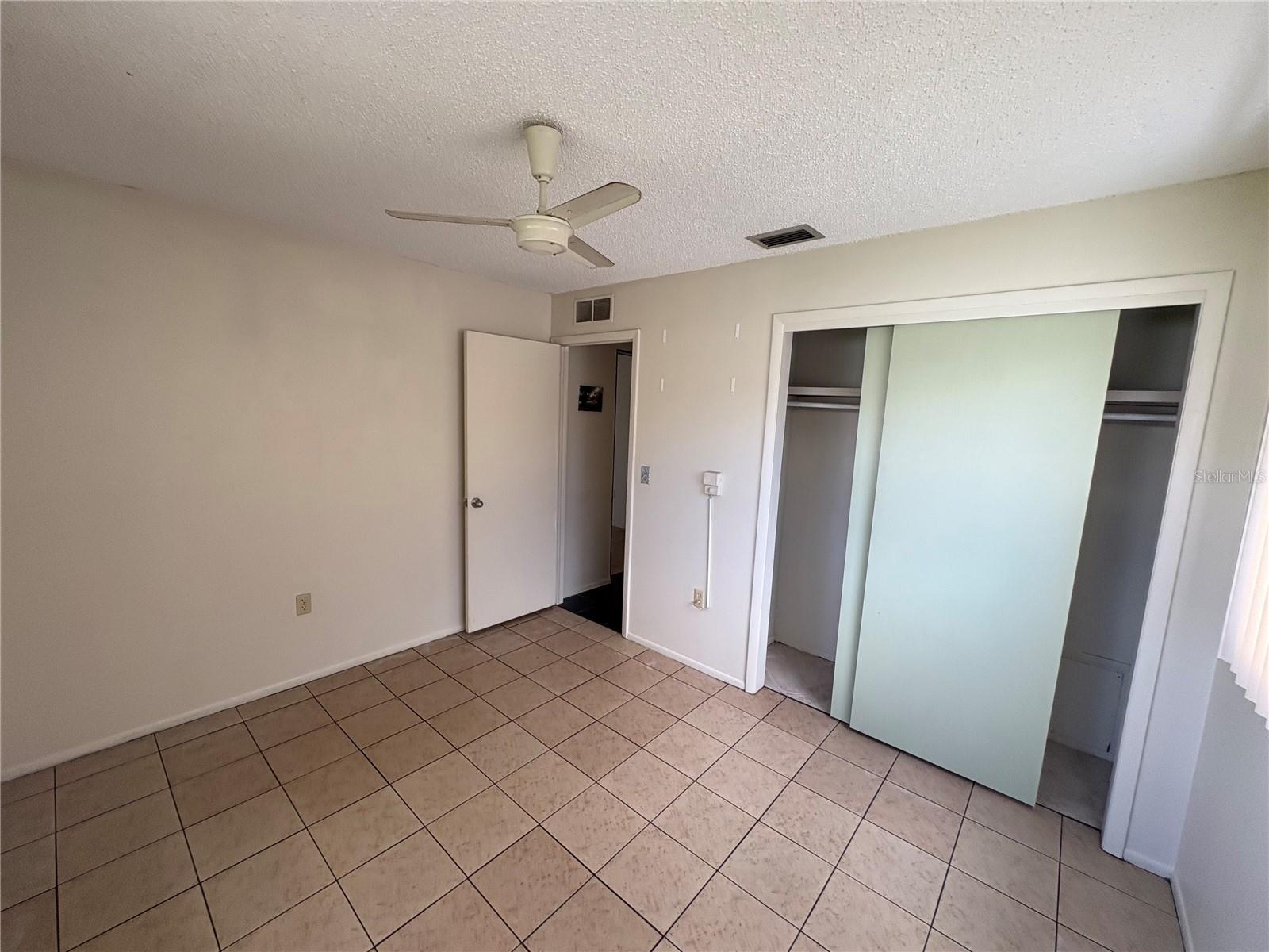 Listing photo id 14 for 6259 108th Avenue N