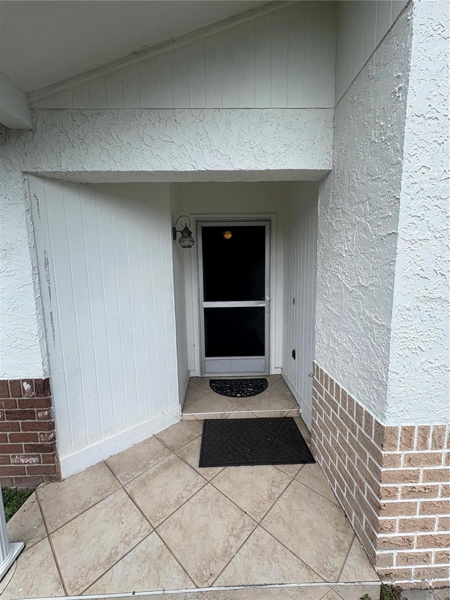 Listing photo id 1 for 6259 108th Avenue N
