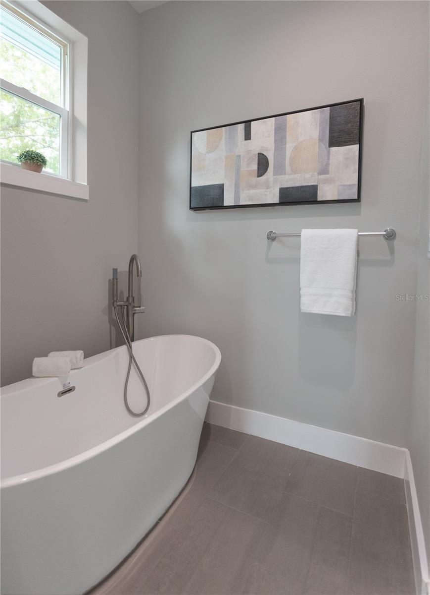 Image 13 of 19 For 2308 13th Street