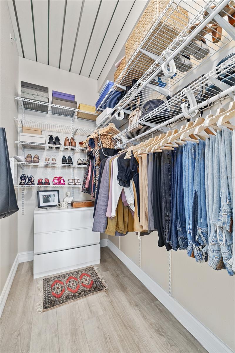 Image 10 of 19 For 100 4th Avenue S 212