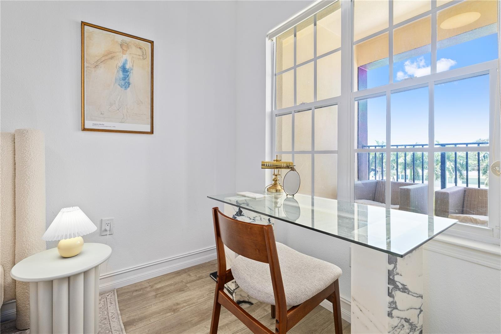 Image 11 of 19 For 100 4th Avenue S 212