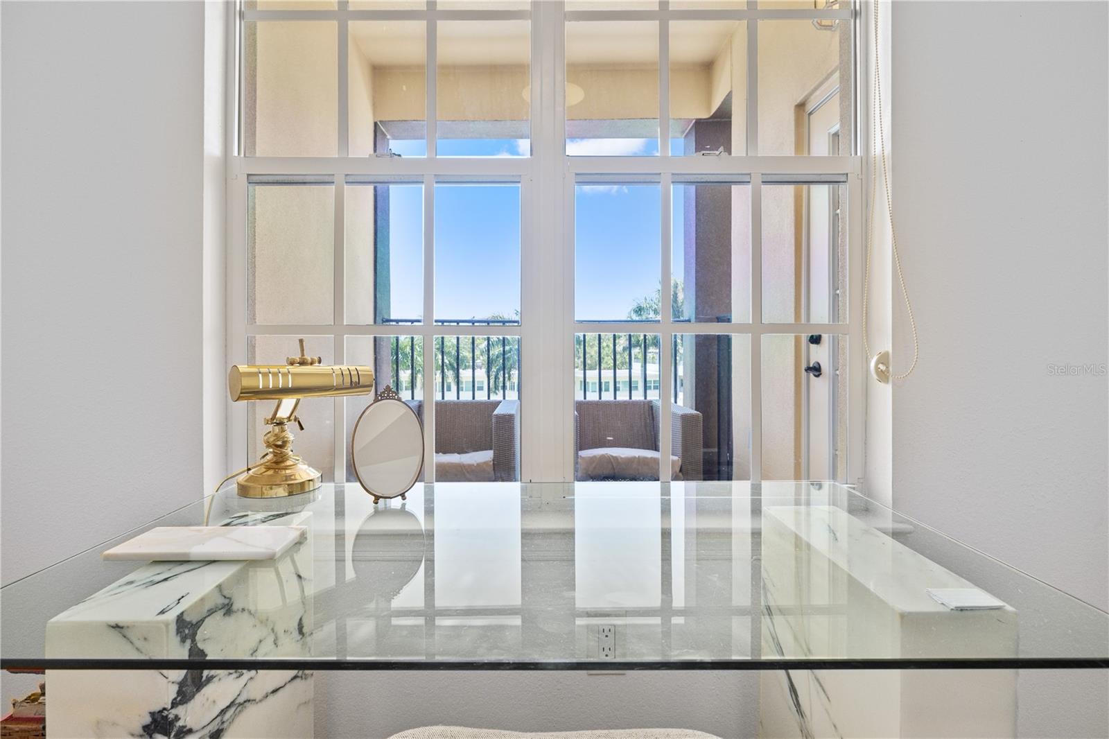 Image 12 of 19 For 100 4th Avenue S 212