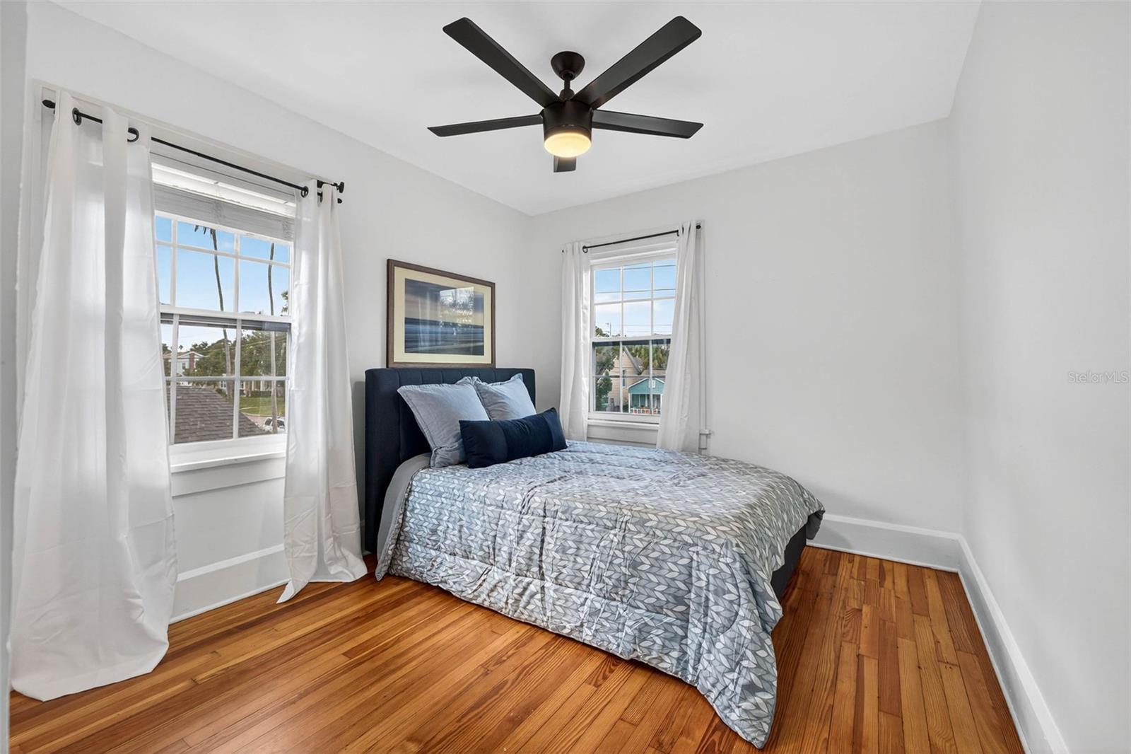 Listing photo id 18 for 480 28th Avenue N