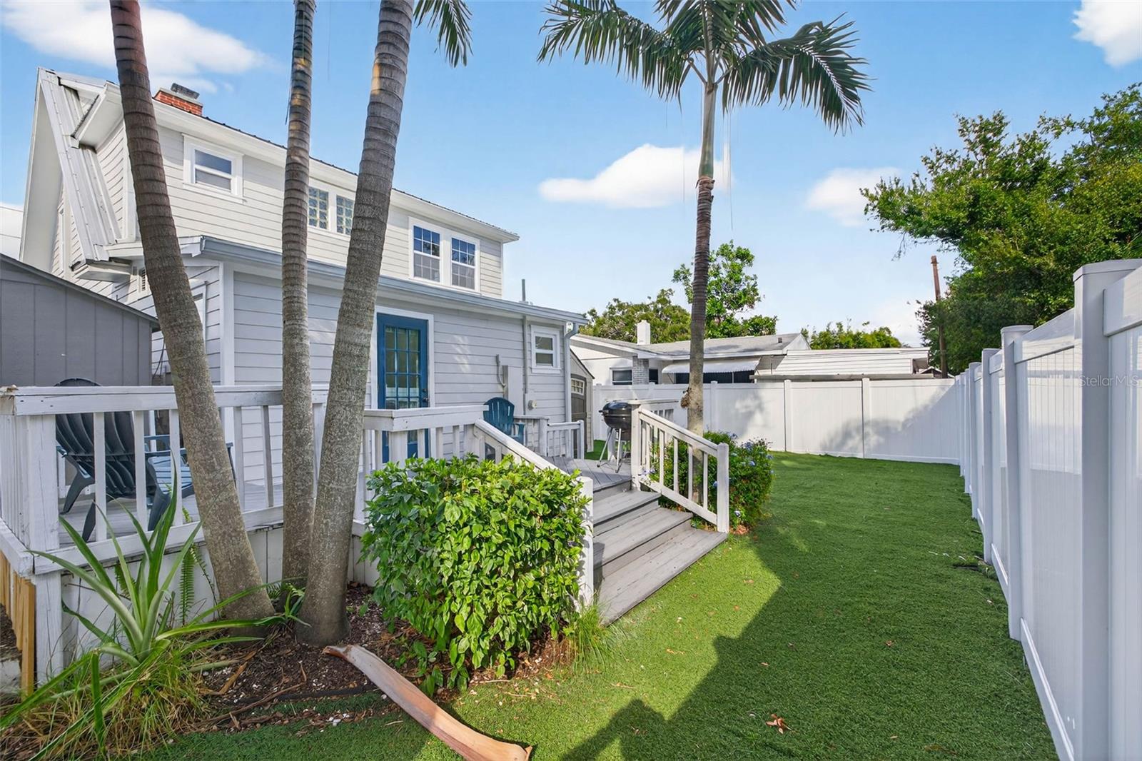 Listing photo id 23 for 480 28th Avenue N