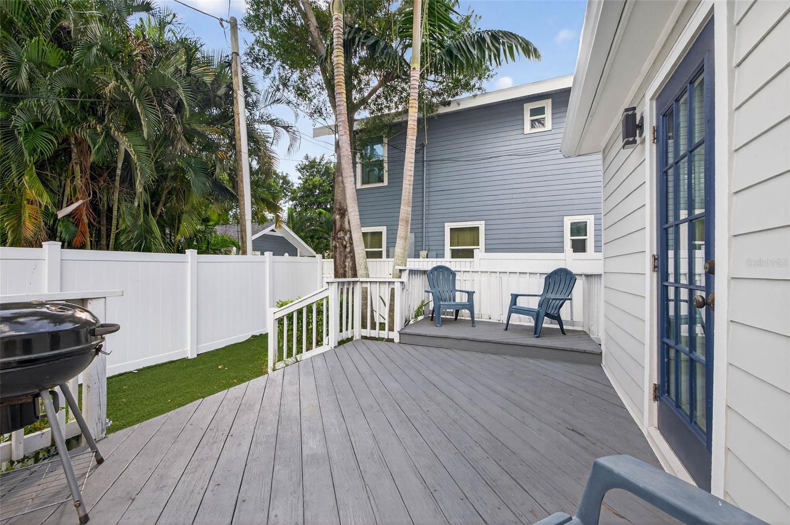 Listing photo id 25 for 480 28th Avenue N
