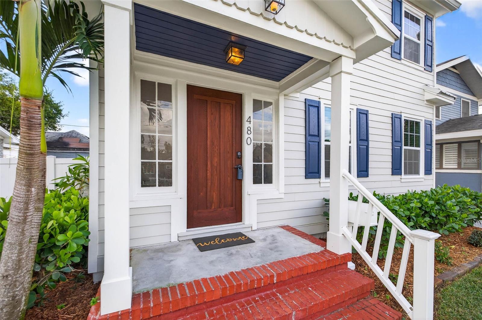 Listing photo id 3 for 480 28th Avenue N