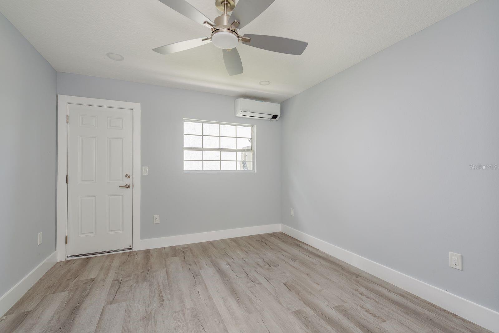 Image 11 of 34 For 14225 Palm Street 3