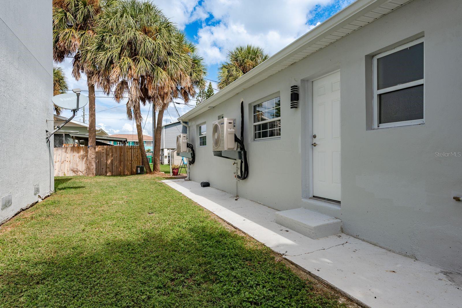 Image 15 of 34 For 14225 Palm Street 3