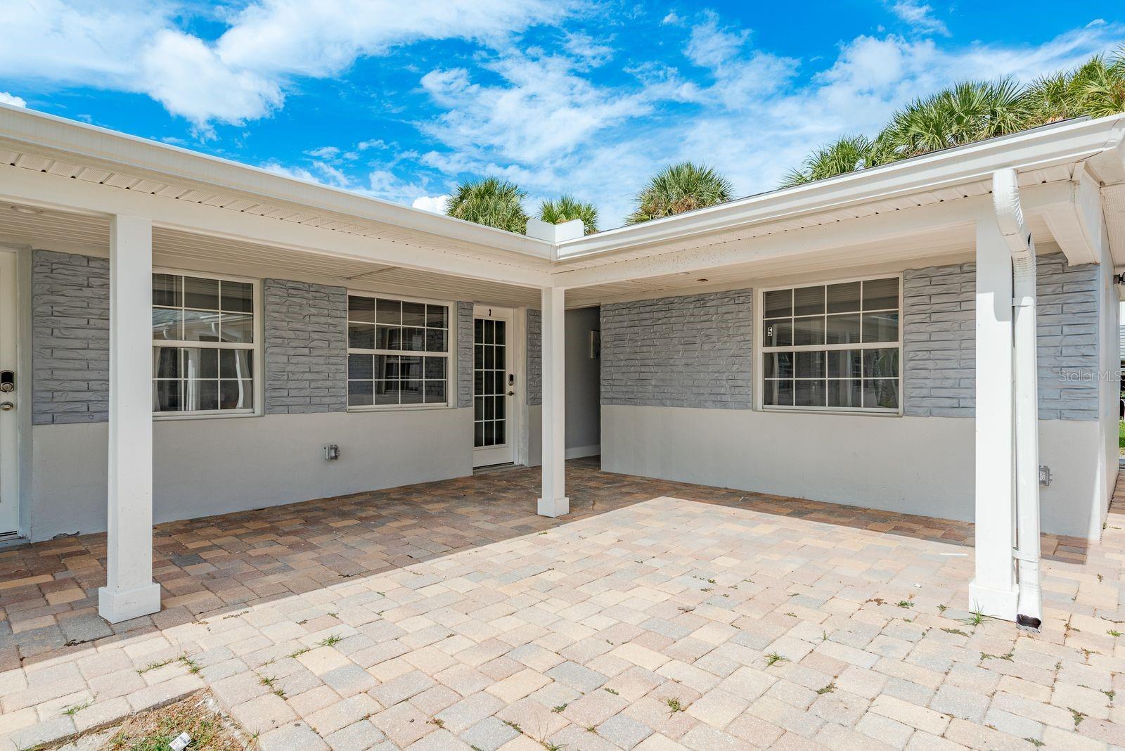 Image 2 of 34 For 14225 Palm Street 3