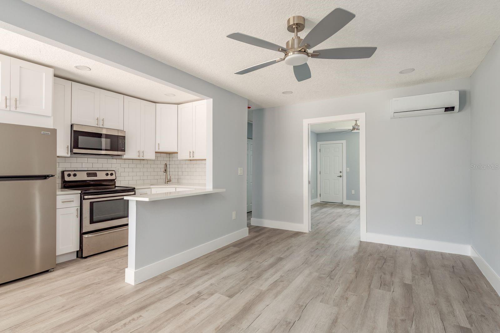 Image 4 of 34 For 14225 Palm Street 3