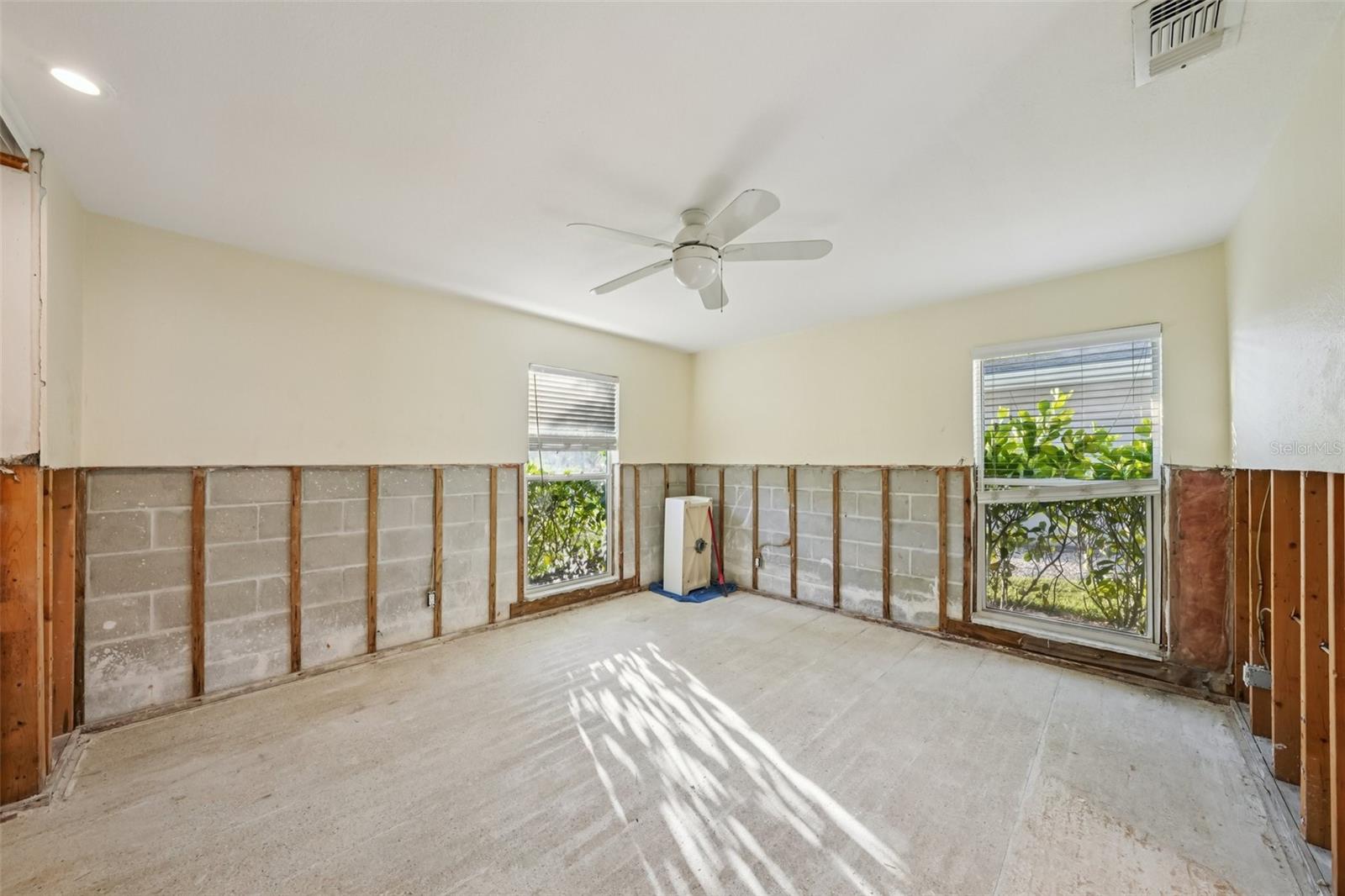 Image 17 of 33 For 3956 Shore Acres Boulevard Ne