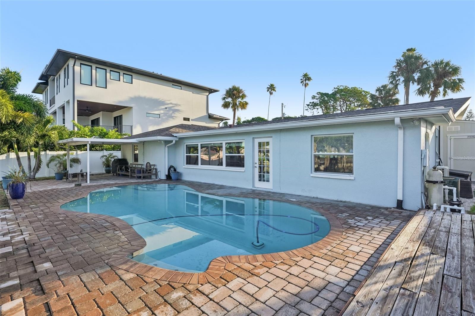 Image 20 of 33 For 3956 Shore Acres Boulevard Ne