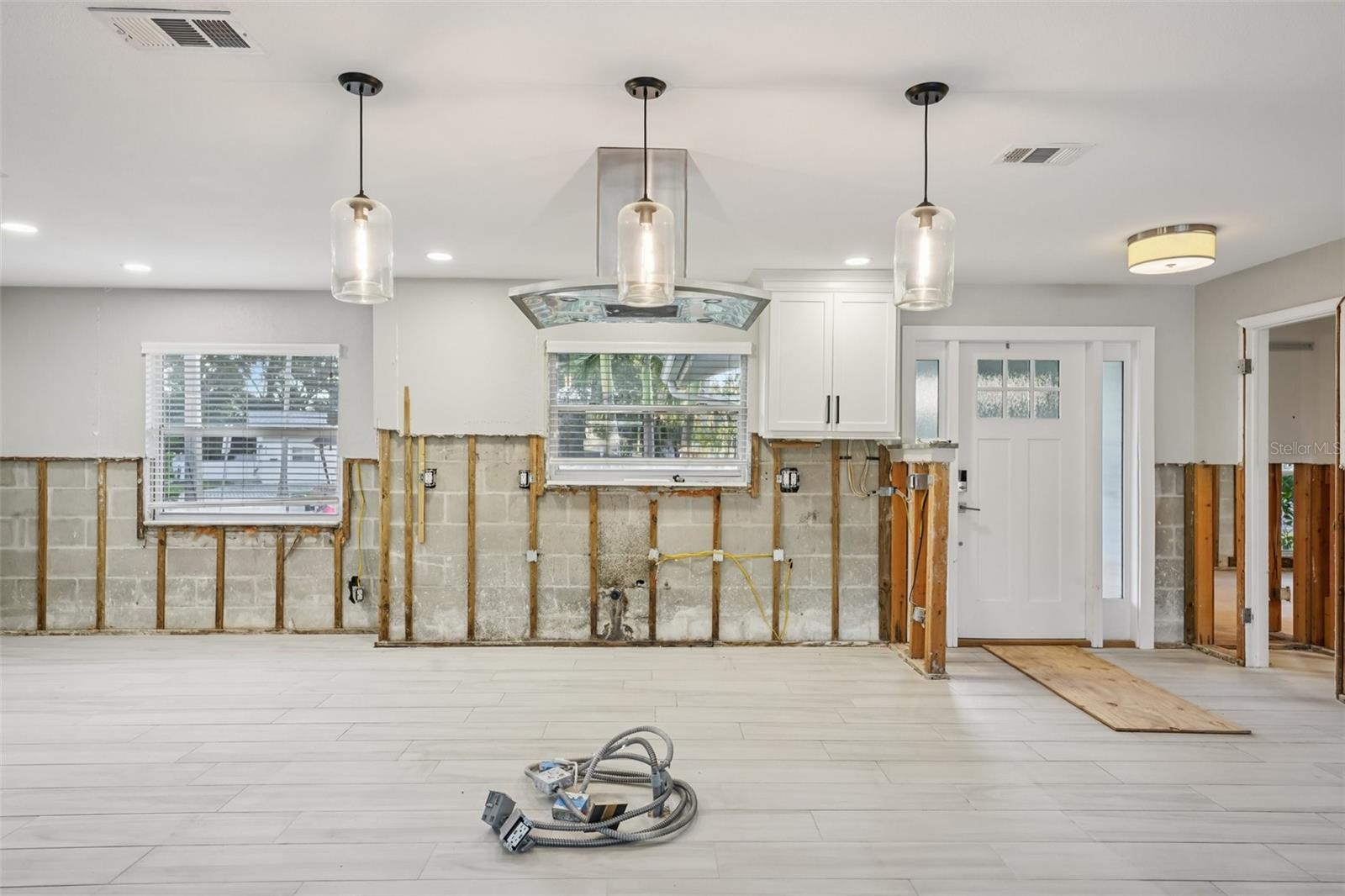 Image 9 of 33 For 3956 Shore Acres Boulevard Ne