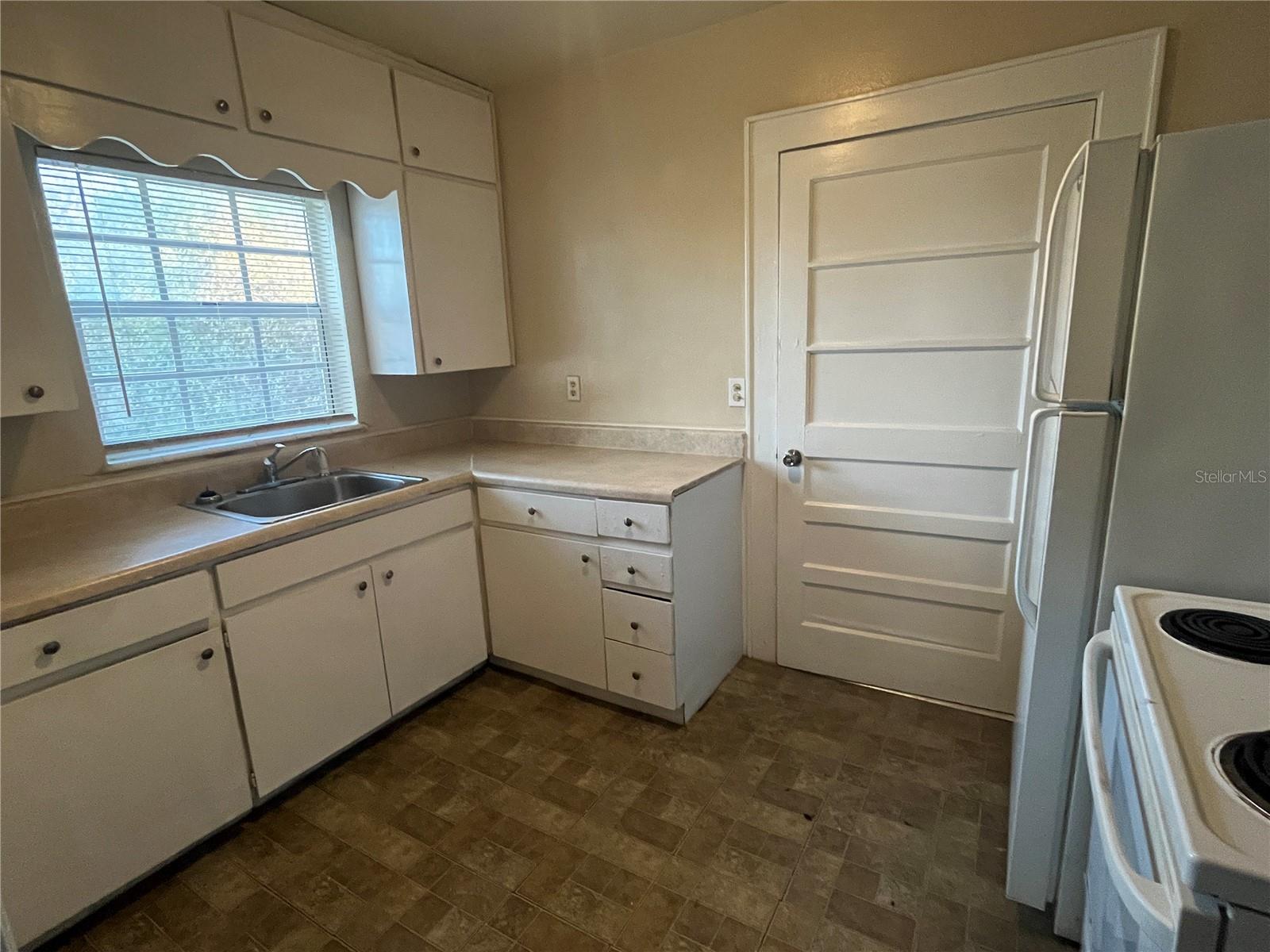 Image 3 of 6 For 21 Sessoms Avenue