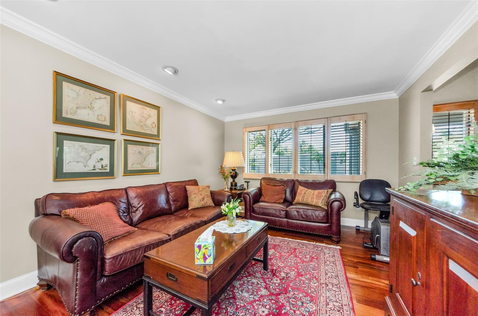 Image 15 of 56 For 10425 Longwood Drive