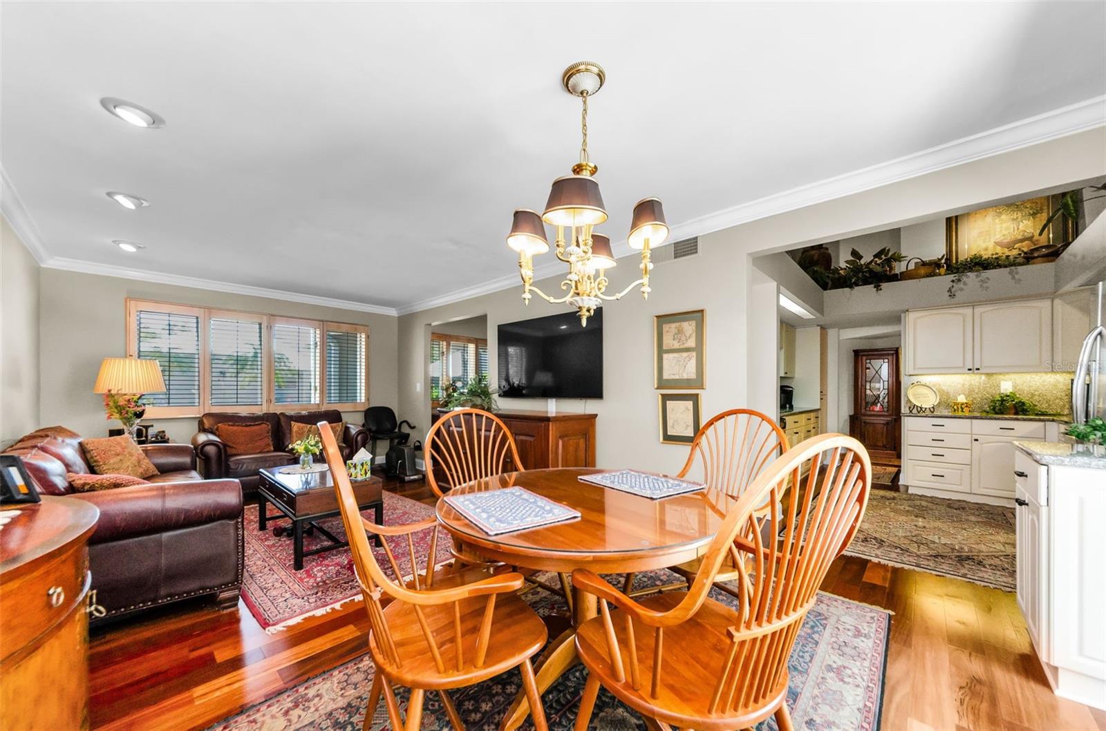 Image 18 of 56 For 10425 Longwood Drive