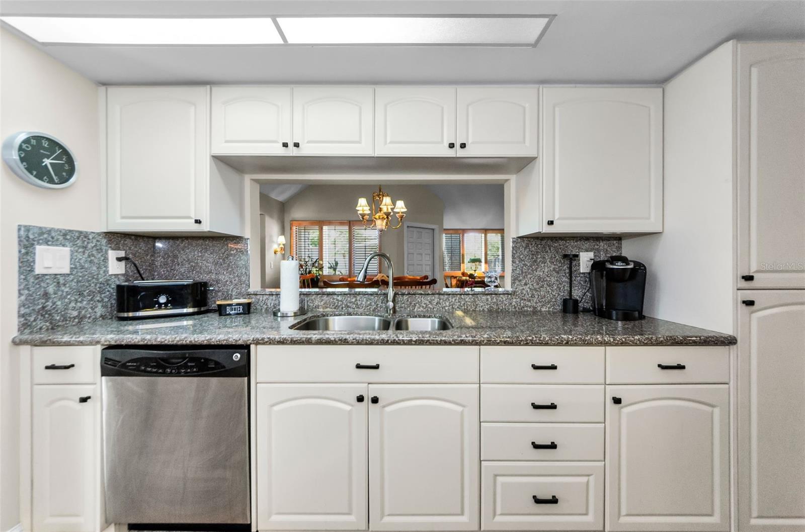 Image 21 of 56 For 10425 Longwood Drive