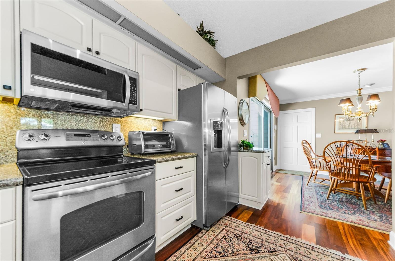 Image 22 of 56 For 10425 Longwood Drive