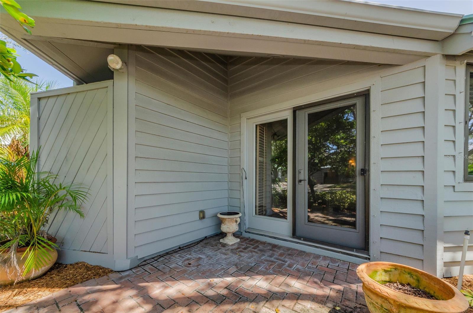 Image 35 of 56 For 10425 Longwood Drive