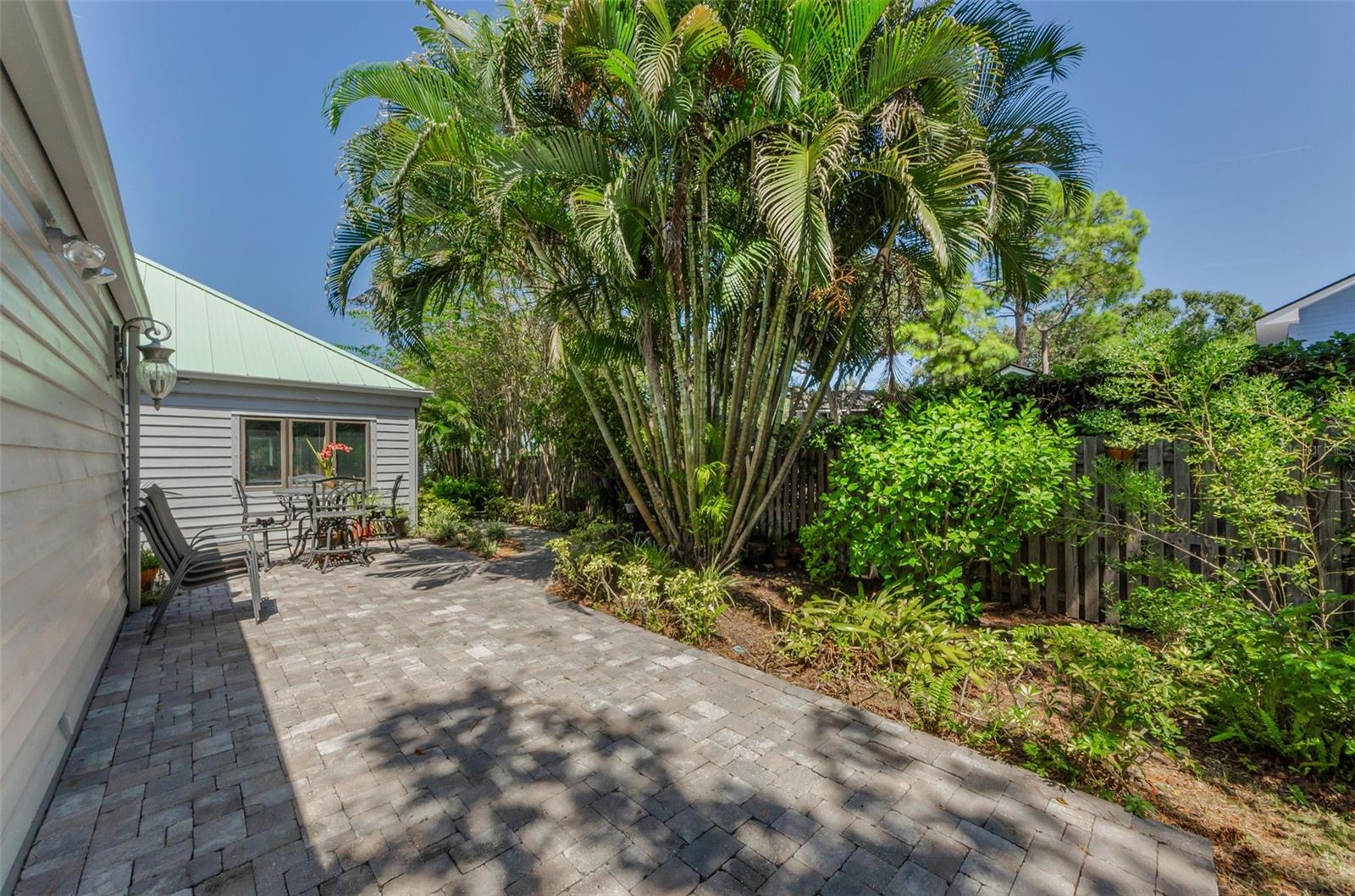 Image 38 of 56 For 10425 Longwood Drive