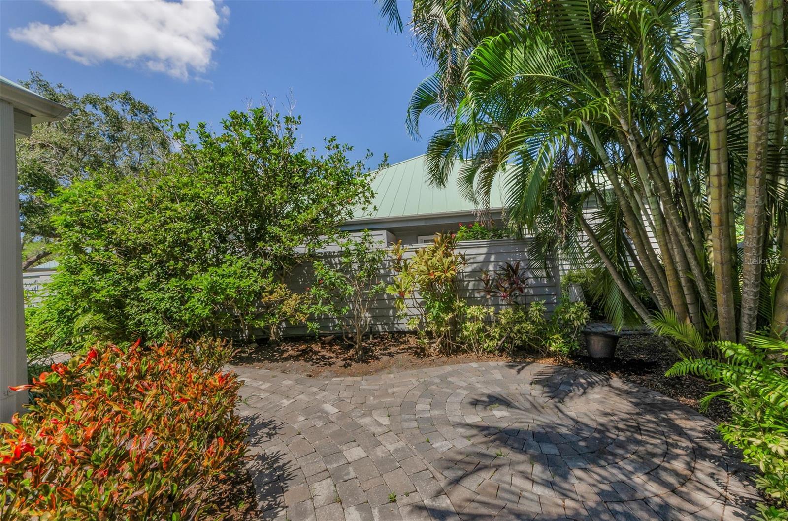 Image 39 of 56 For 10425 Longwood Drive