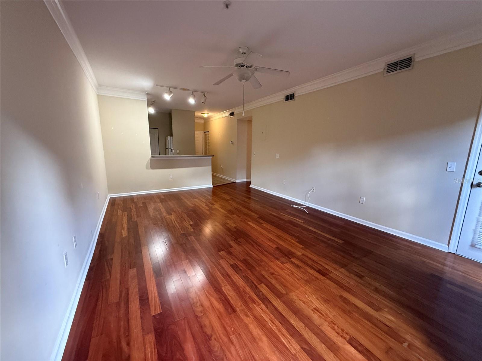 Image 4 of 20 For 4207 Dale Mabry Highway 2206