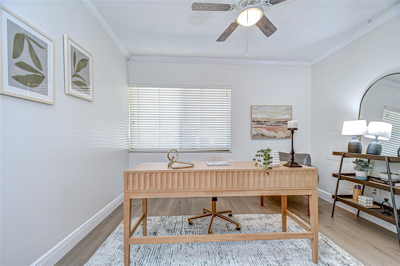 Listing photo id 8 for 6011 Soaring Avenue