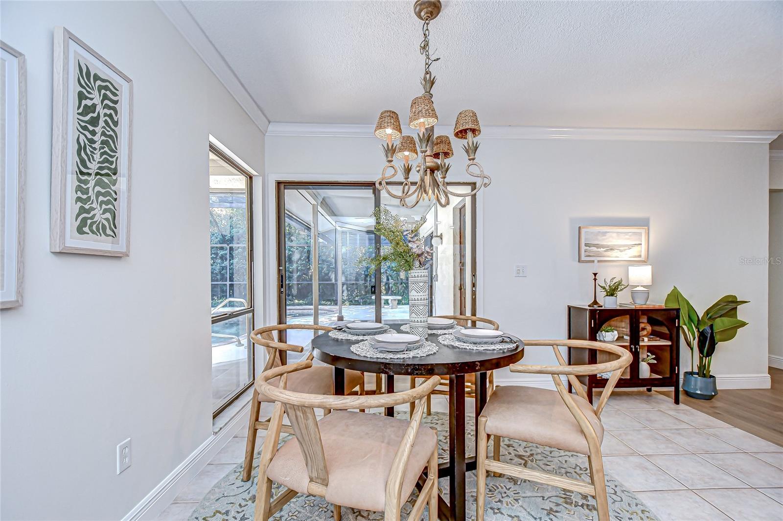 Listing photo id 16 for 6011 Soaring Avenue