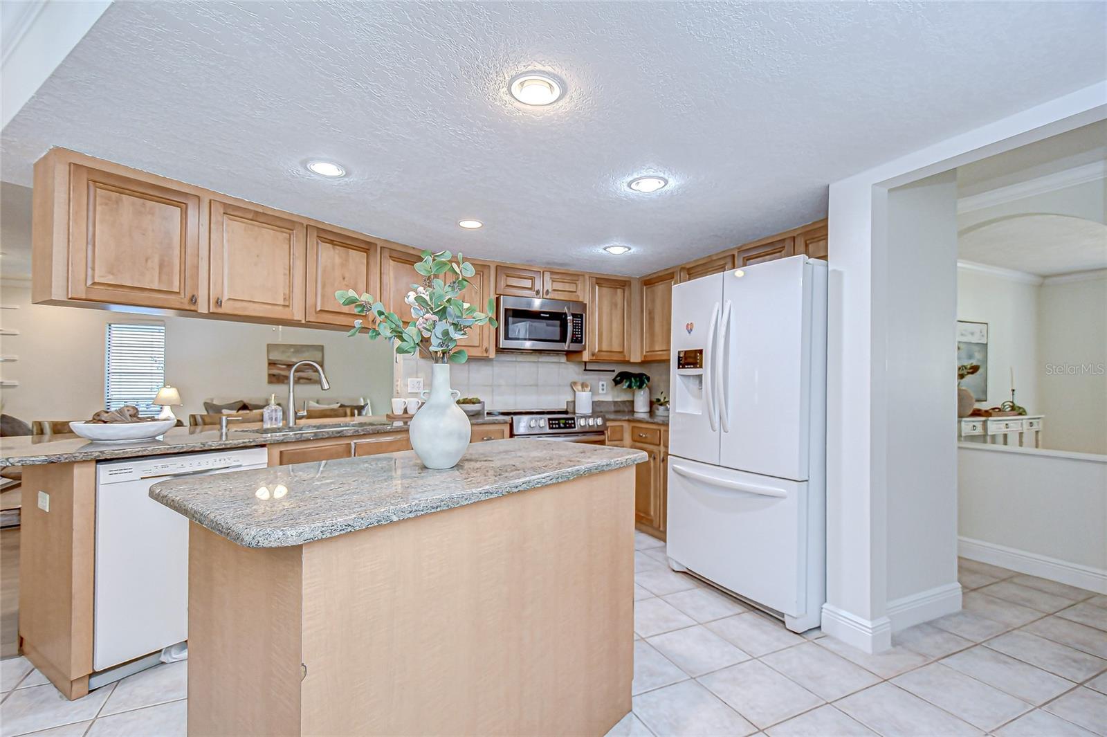 Listing photo id 17 for 6011 Soaring Avenue
