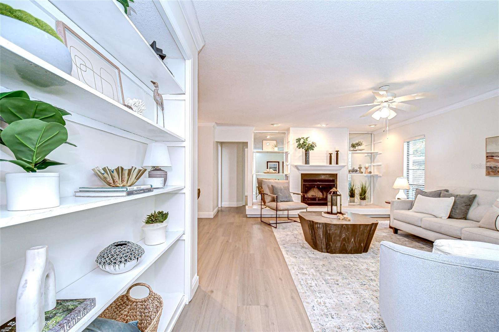 Listing photo id 22 for 6011 Soaring Avenue