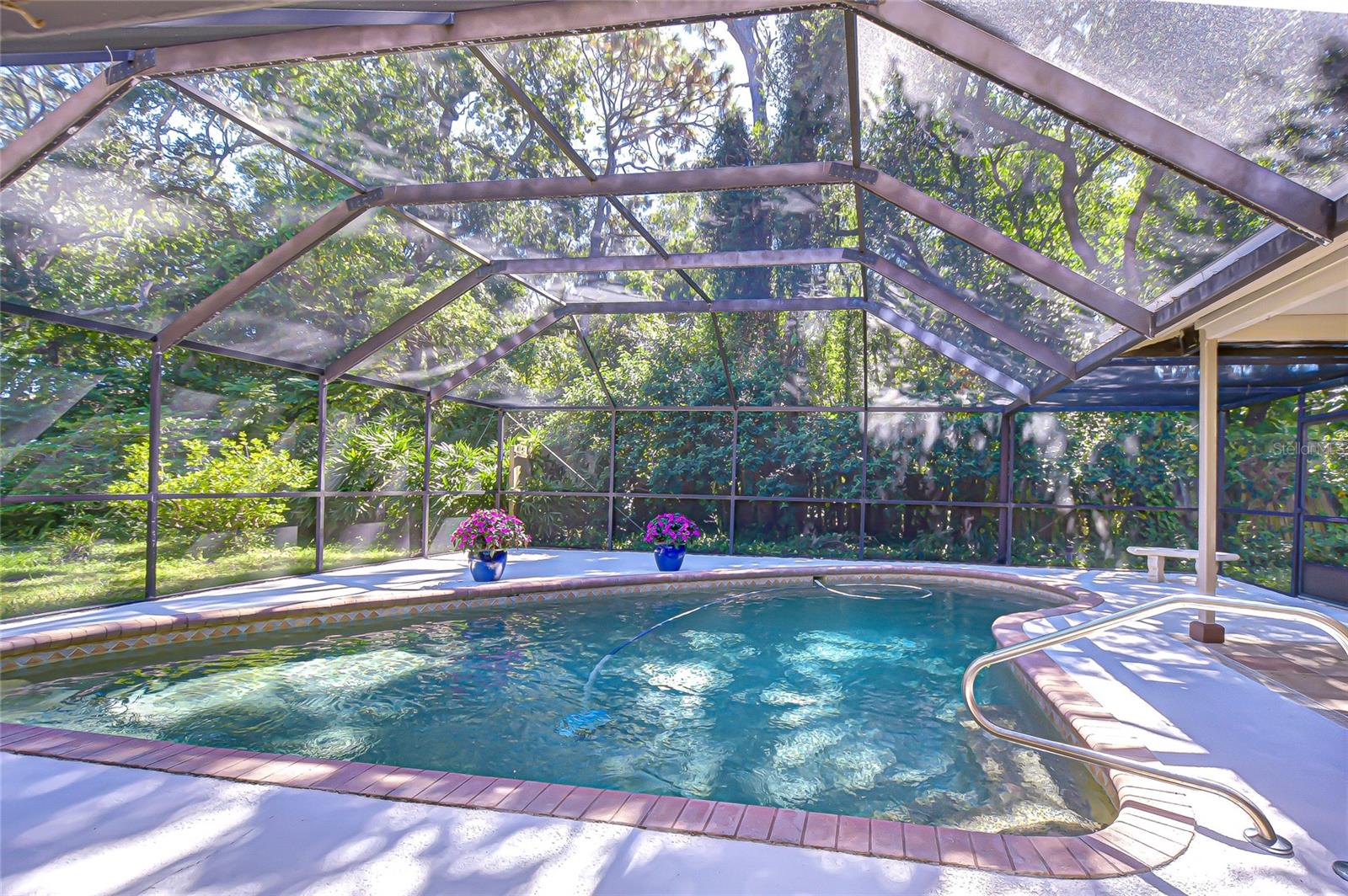 Listing photo id 1 for 6011 Soaring Avenue