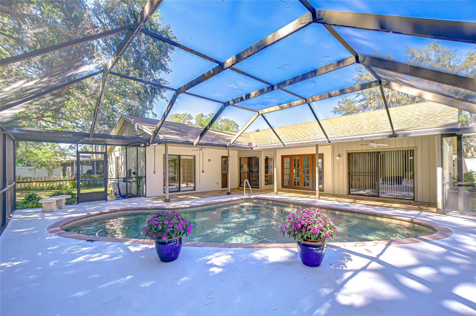 Listing photo id 32 for 6011 Soaring Avenue