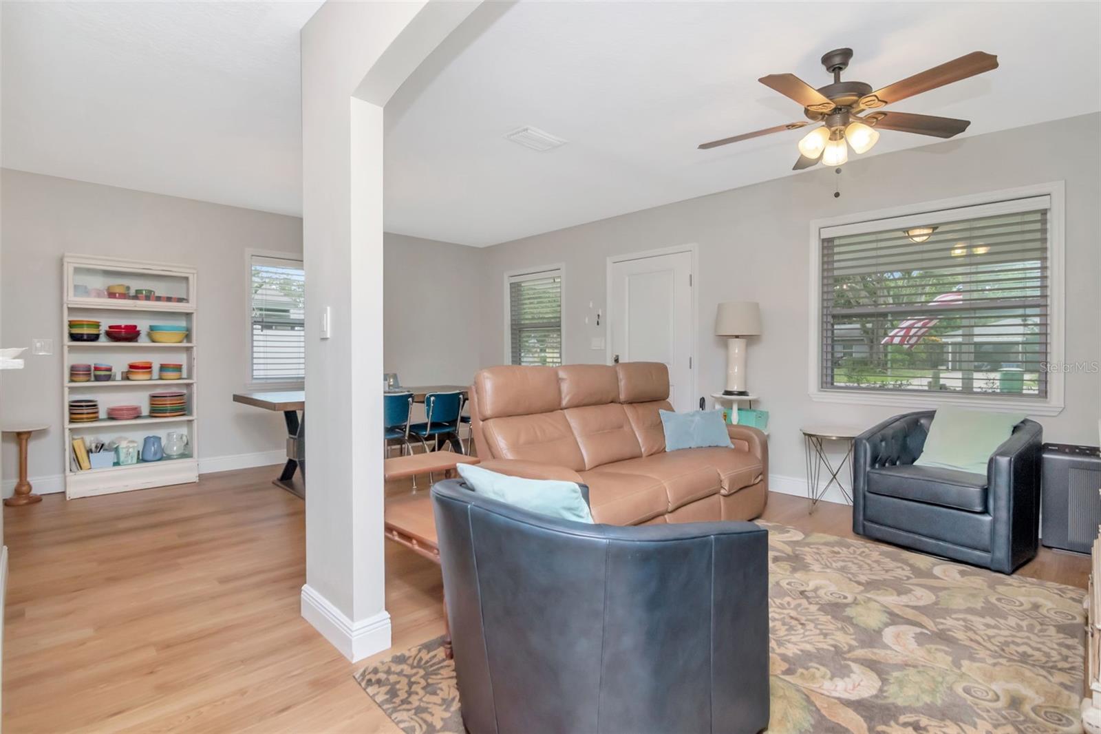 Listing photo id 12 for 4714 Bay View Avenue