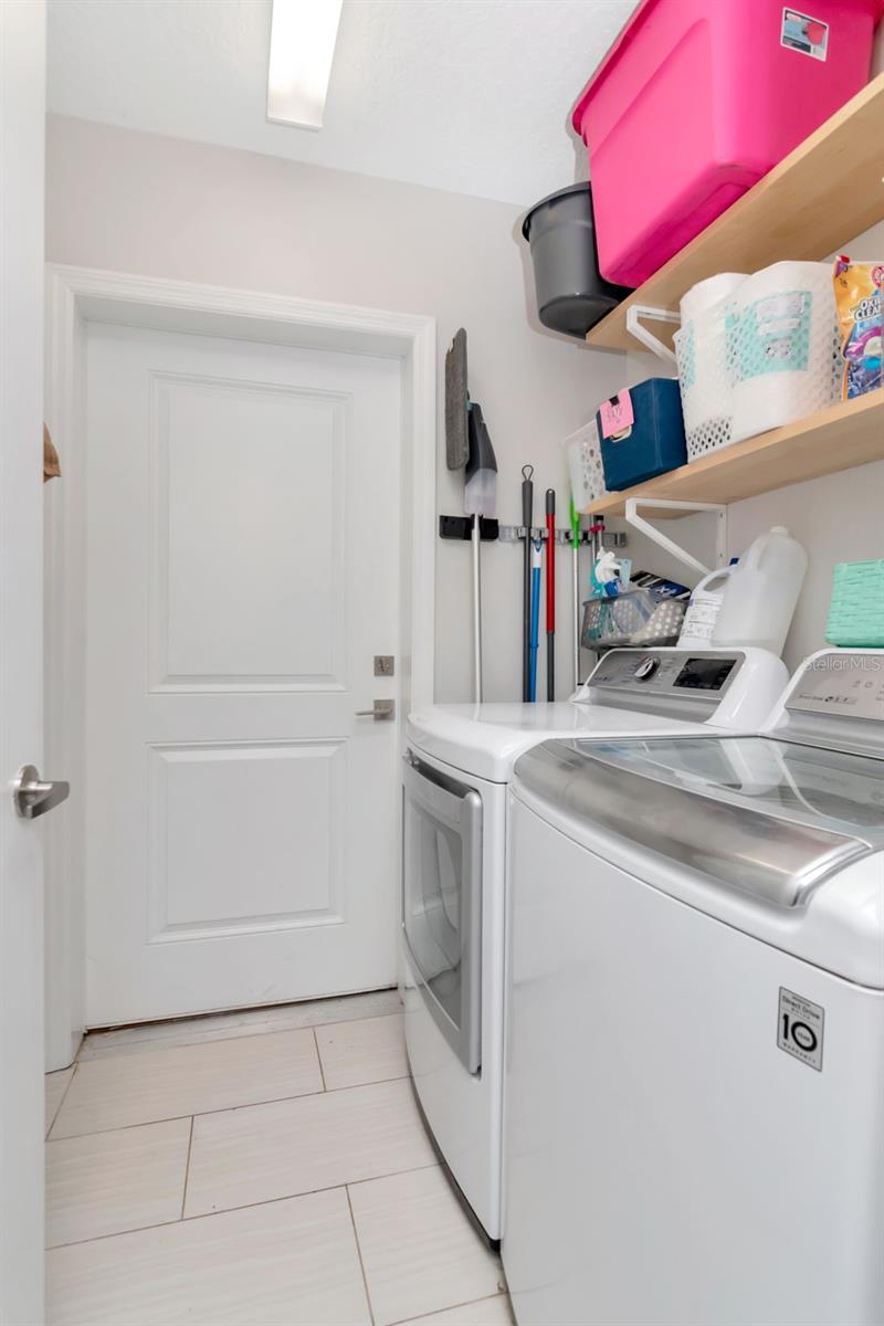 Listing photo id 20 for 4714 Bay View Avenue