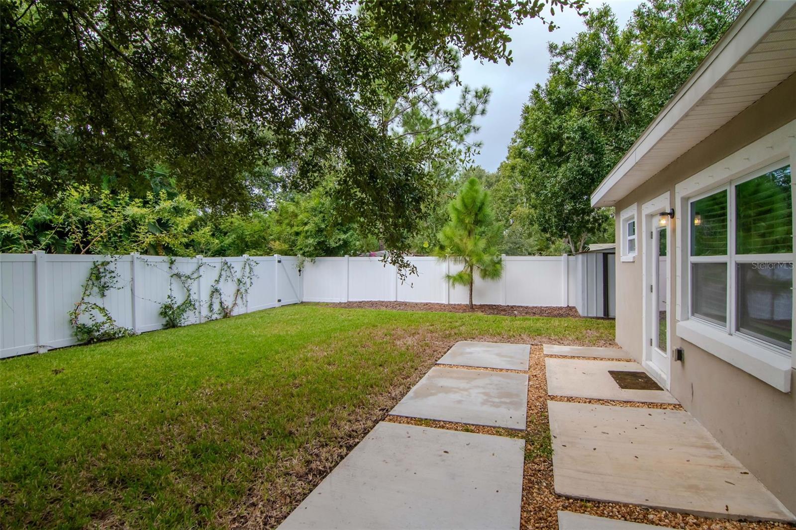 Listing photo id 29 for 4714 Bay View Avenue