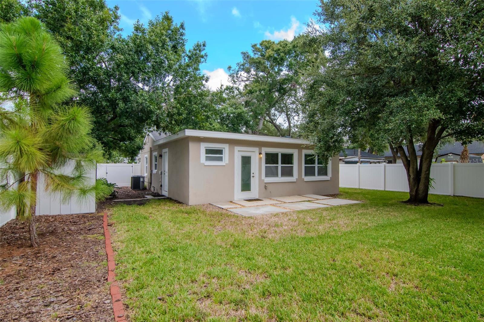 Listing photo id 33 for 4714 Bay View Avenue