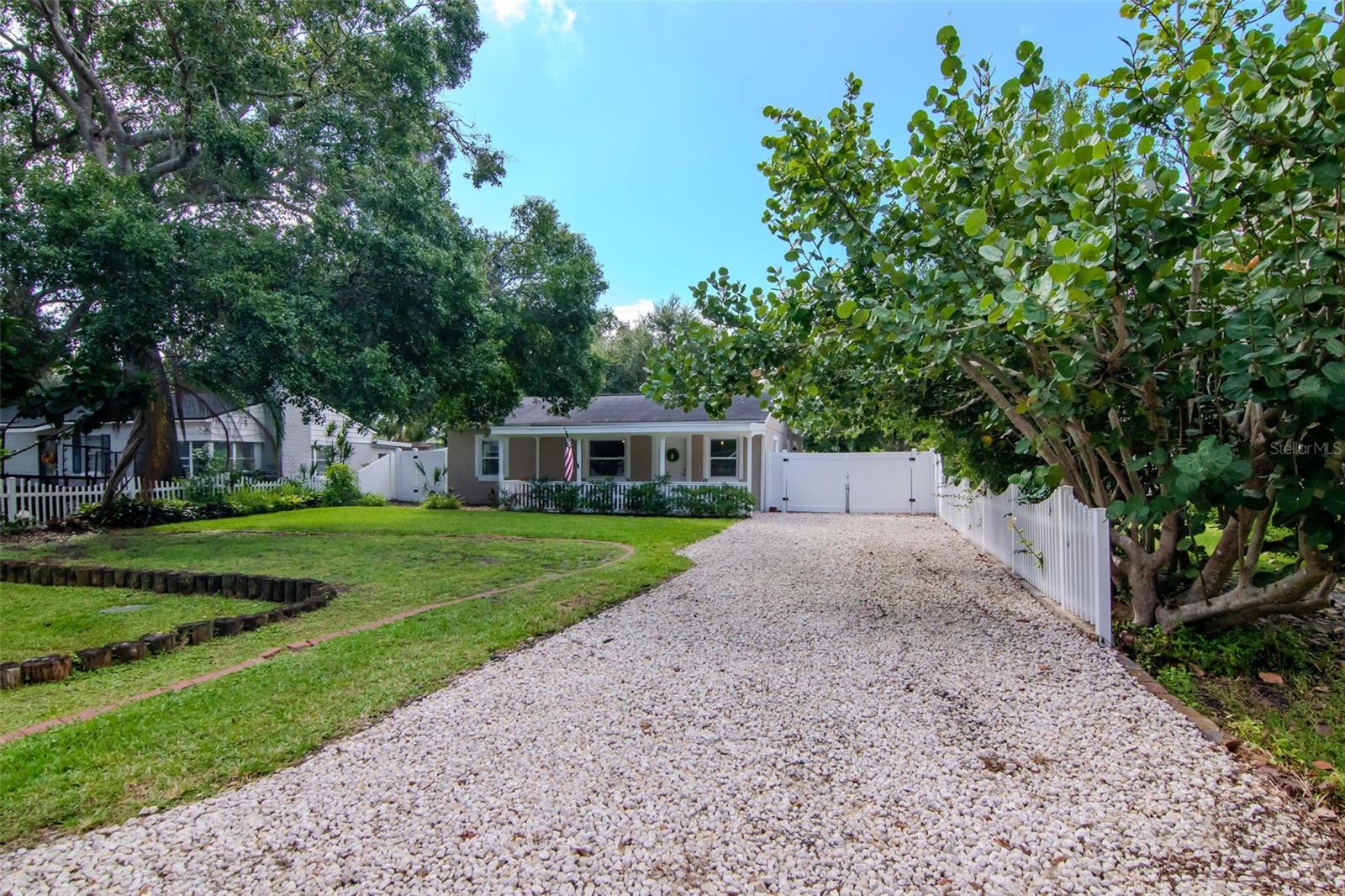 Listing photo id 6 for 4714 Bay View Avenue