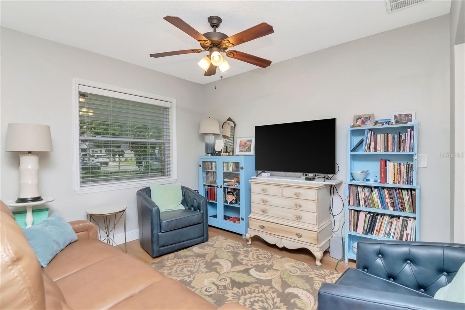 Listing photo id 7 for 4714 Bay View Avenue