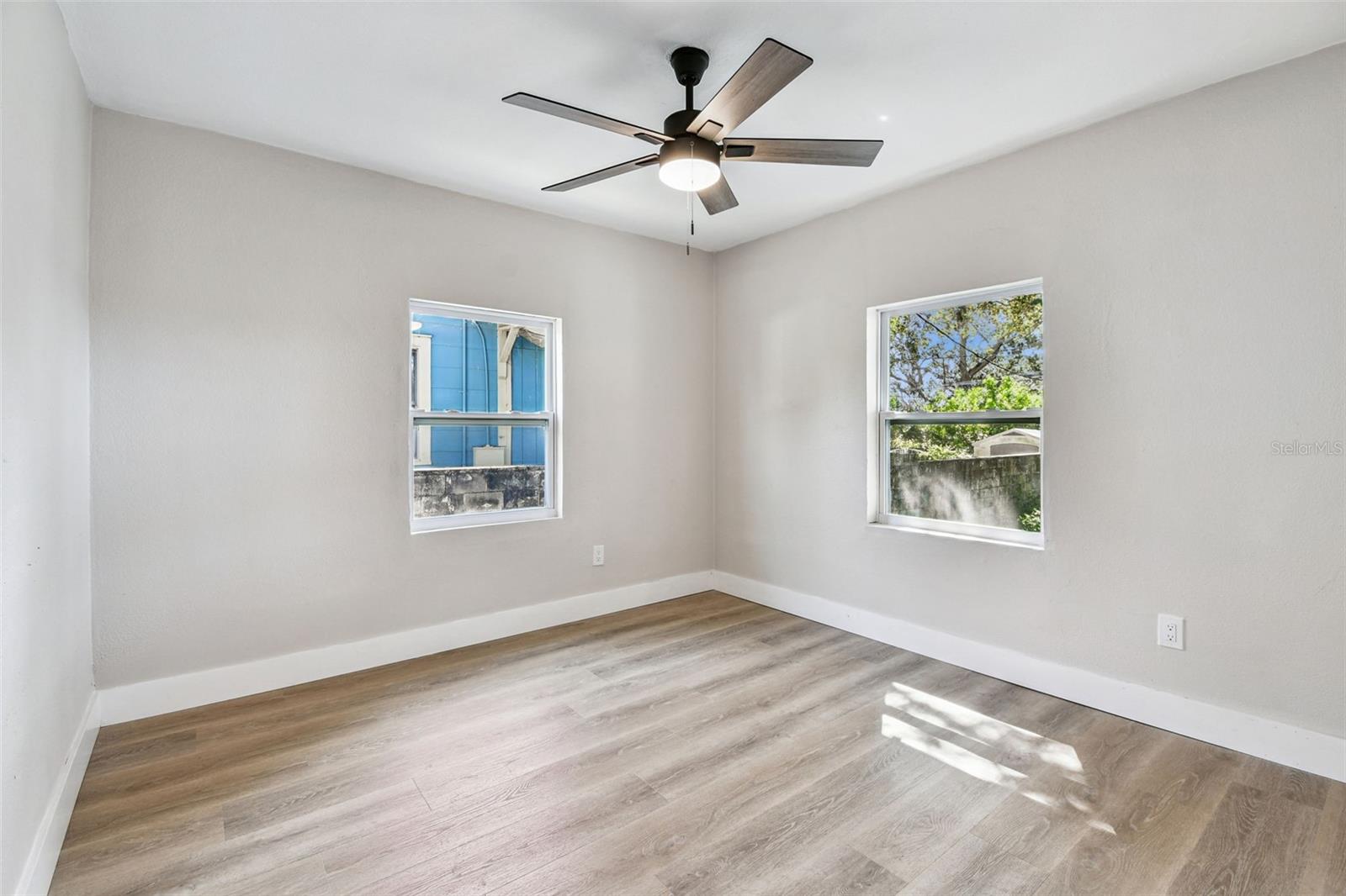 Image 12 of 15 For 2360 25th Avenue S