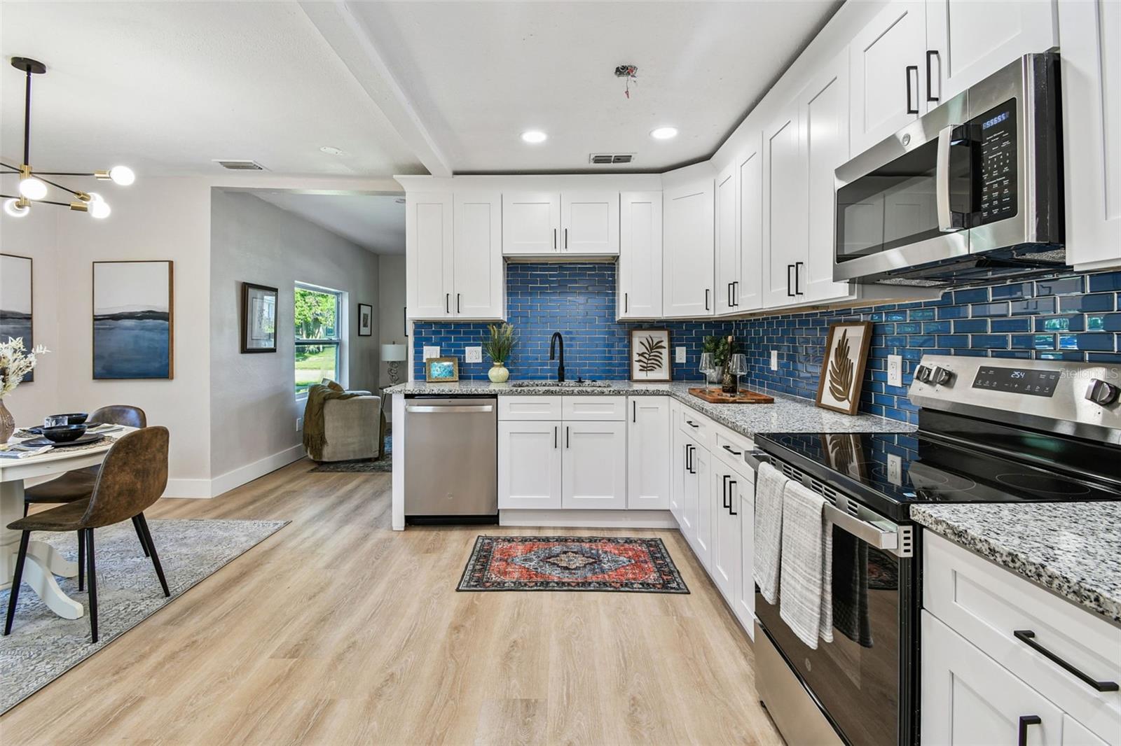 Image 3 of 15 For 2360 25th Avenue S